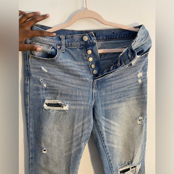 Ripped Mom Jeans - Picture 3 of 7